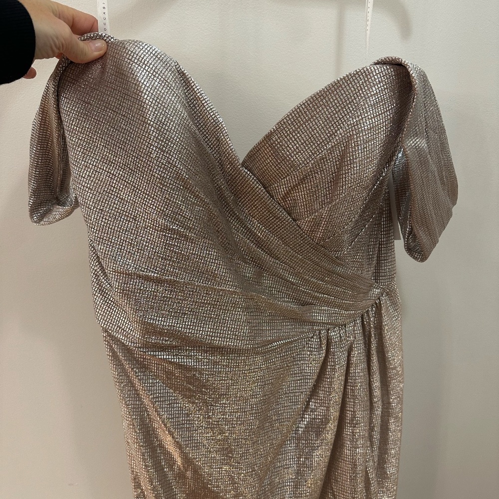 NWT Hayley Paige Bridesmaid Dress, #52002, Silver/Rose Liquid Metallic, size 22 - Picture 2 of 6